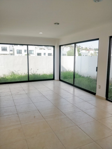 Imagen 2 de 22 de Casa En Venta En Fraccionamiento Punta Esmeralda, Corregidora Querétaro