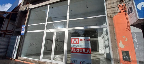 Imagen 8 de 11 de Local A Estrenar Sobre Calle Chiozza, Excelente Ubicación!.