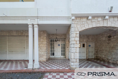 Casa - 4 Dorm - Cofico. Apta Credito