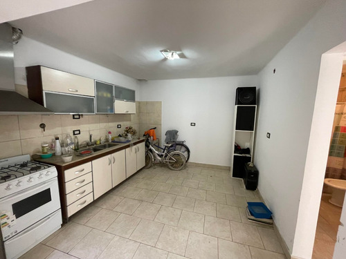 Av. Gral Paz 9600, Caba / Casa Lote Propio 8,66 X 32mts / Fondo Terraza Impecable 4 Ambientes / U$s 300.000