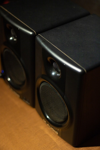 Monitor De Áudio M-audio Av30 (par)