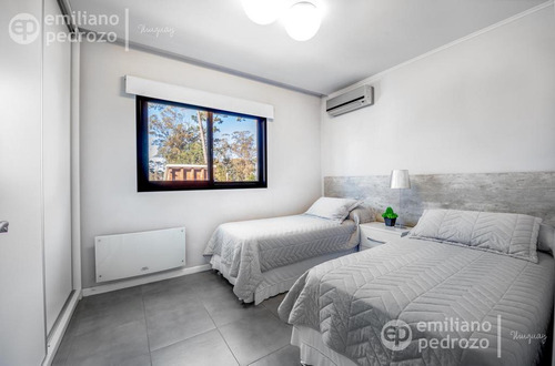 Venta Casa 3 Dormitorios Barrio Privado Parque Pinares, Punta Del Este