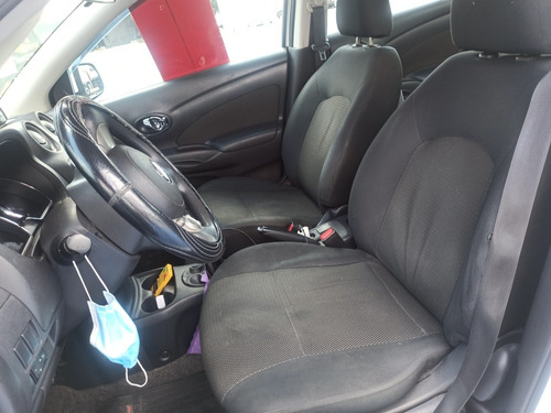 Imagem 14 de 15 de Nissan Versa 2014 1.6 16v Sl Flex 4p
