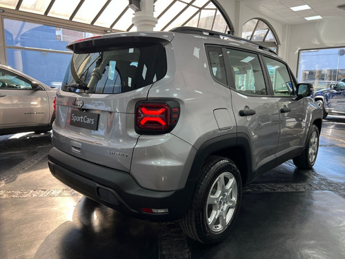 Imagen 5 de 15 de Jeep Renegade 1.8 Sport