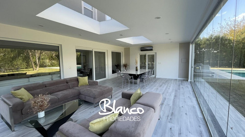 Casa En Venta En La Lomada, Pilar, G.b.a. Zona Norte