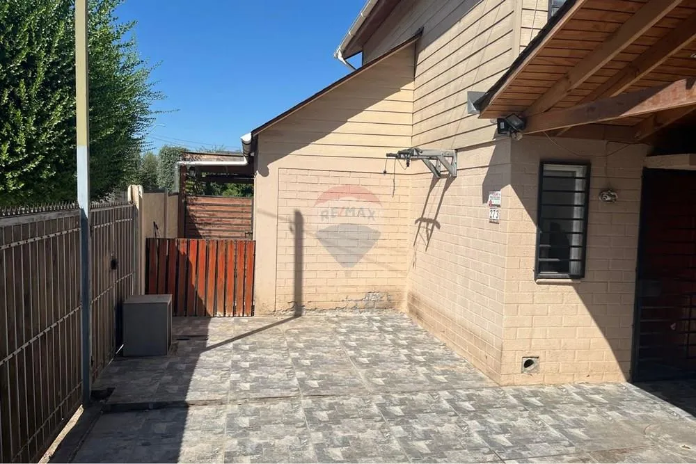 Imagen 2 de 13 de Oportunidad En Buin: Casa Moderna Con Piscina Y Qu