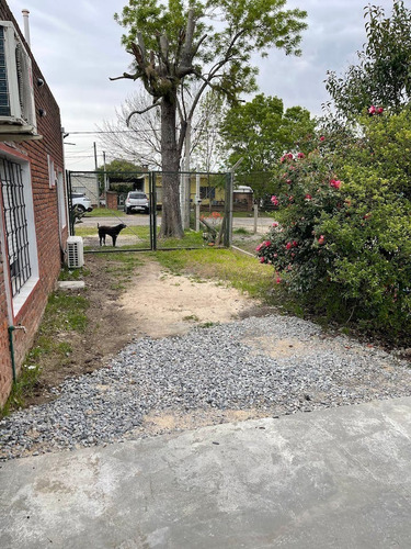Imagen 15 de 15 de Casa De Dos Dormitorios Con Jardín, Barbacoa Y Techo Para Vehículo