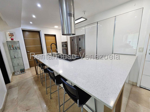 Venta De Espectacular Apartamento Pb En Macaracuay, Agua Segura #25-18495 Np