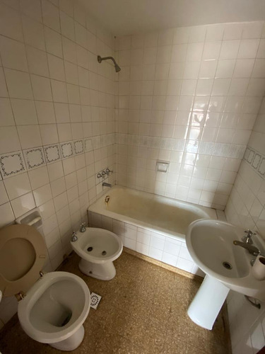 Imagen 8 de 18 de Vendo Departamento 3 Dormitorios Excelente Ubicacion Sobre Buenos Aires