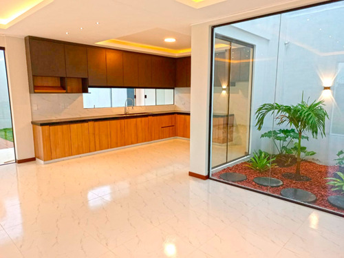 Casa De Lujo En El Urubo - Condominio Santa Cruz De La Colina