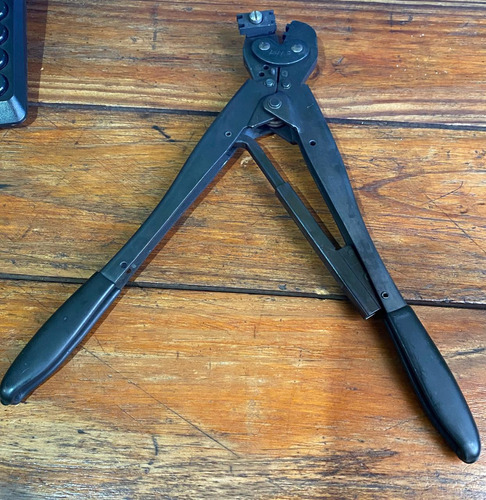 Pinza Crimpeadora Terminales Amp Laton (Usado)