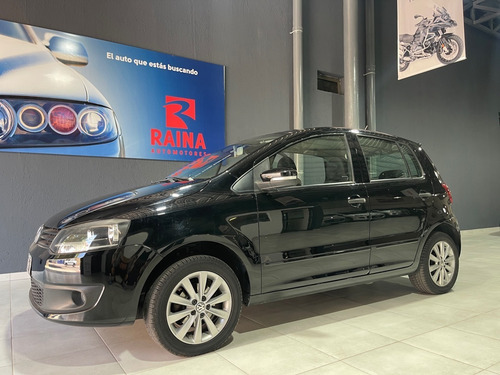 Imagen 2 de 8 de Volkswagen Fox Highline 5ptas. Impecable