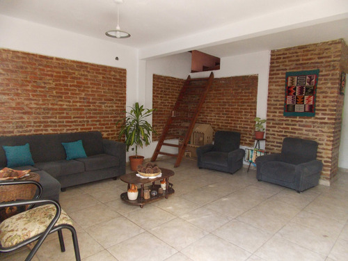 Casa Con Local Comercial Y Monoambiente