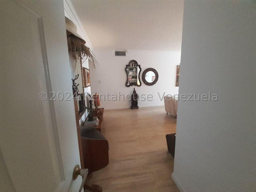 Venta De Apartamento En La Avenida Aldonza Manrique Playa Ángel Pampatar