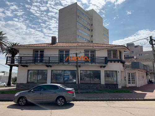 Casa Local Comercial En Alquiler A Metros Del Puerto 