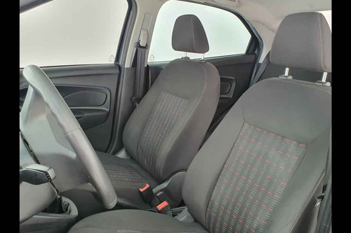 Imagen 9 de 14 de Ford Figo 2018 4 Cilindros