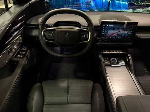Lincoln Nautilus Jet Black Hibrida 2025