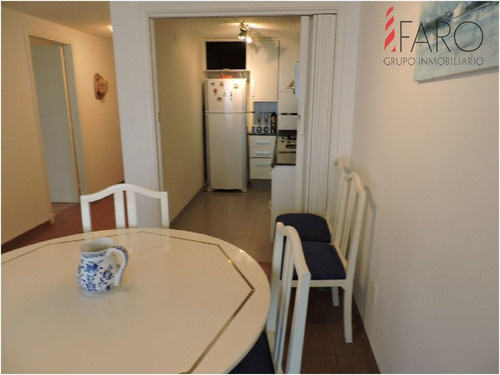 Imagen 8 de 30 de Apartamento De 1 Dormitorio En Torre De La Mansa Con Servicios - Punta Del Este Mansa