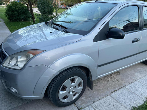 Ford Fiesta Max ambiente mp3