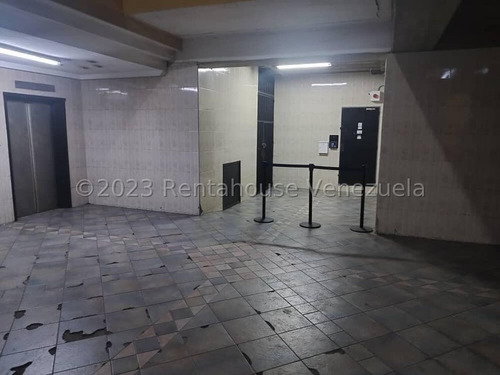 Y.t. Local Comercial En Alquiler, Catia Mls #24-1716
