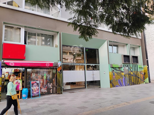 Local Comercial De 45m2 Sobre Av. Irarrázaval