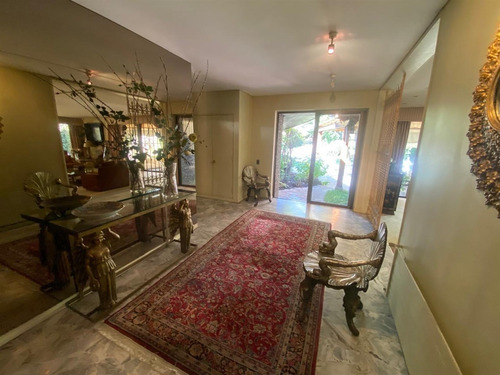 Casa En Venta De 5 Dorm. En Vitacura