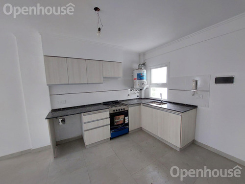 Departamento 3 Ambientes Con Balcon En Caseros