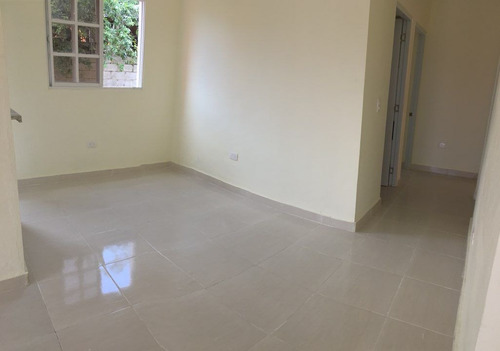 Imagen 10 de 12 de Casa De 3 Habitaciones, 2 Baños, Marquesina Y Patio.