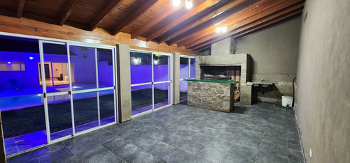 Dueño Vende!!! Casa 6 Ambientes Y 3 Baños, Moron.