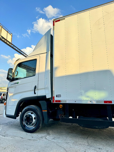 Volkswagen Express + 4x2 2022 - Baú Carga Seca
