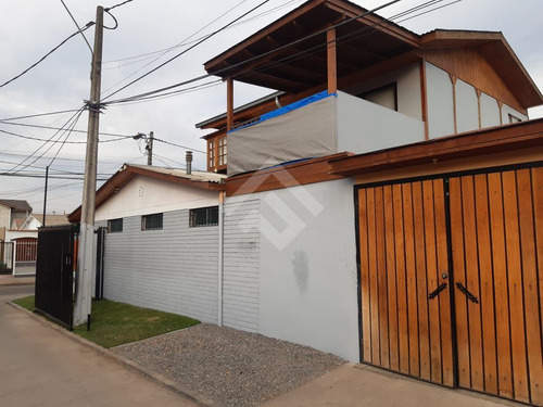 Casa En Venta De 5 Dorm. En Maipú