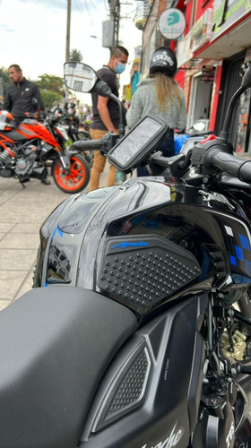 Imagen 4 de 9 de Kit Protector Tanque Con Stomp Grip En Caucho Tvs Apache 200