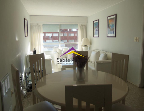 Apartamento Ubicado En Pleno Centro, Península De Punta Del Este, 3 Dormitorios!