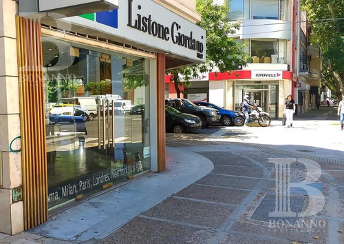 Imagen 2 de 12 de Venta Libertador 6600 Barrio River