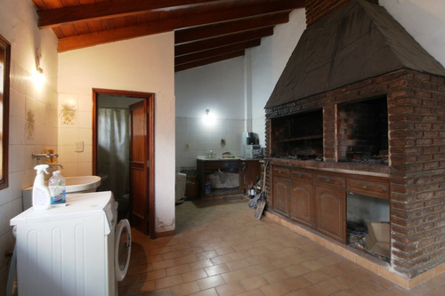 Increíble Casa A Refaccionar O Lote. Hurlingham