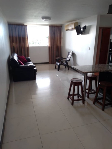 Venta Bello Apartamento Amoblado, Piso 3, Conjunto Resid. La Costanera, Higuerote
