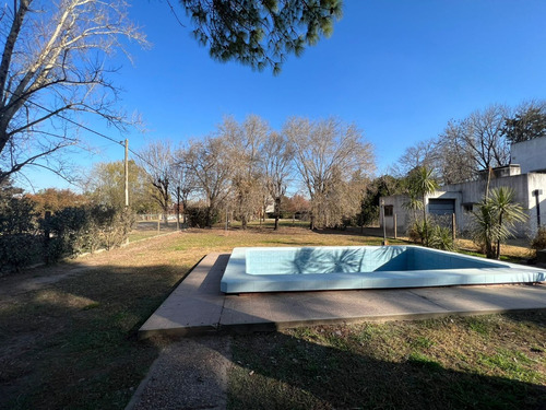 Venta. Roldan. 3 Dormitorios Piscina. Terreno Forestado De 788 M2 Permutas!!! Bajo Su Precio