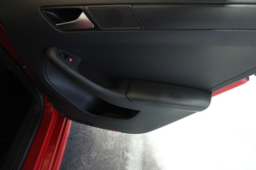 Volkswagen Jetta 2.0 L4 At