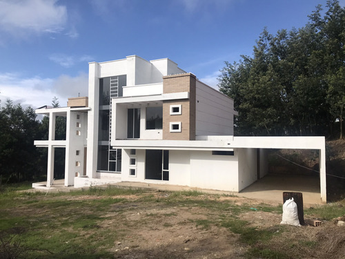 Venta De Amplia Casa Lote En Oicata 