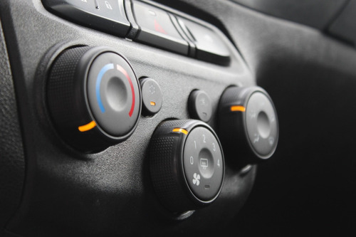 Imagem 9 de 15 de Chevrolet Onix Joy