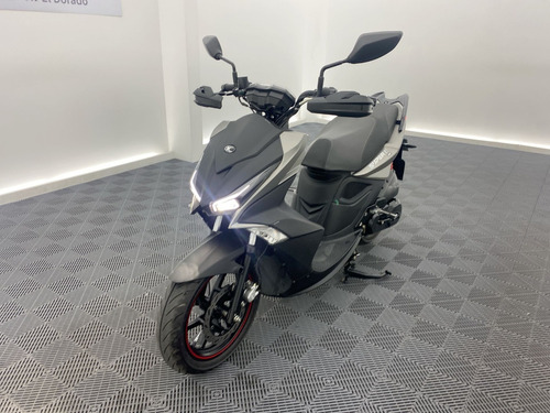 Imagen 1 de 25 de Kymco Super 8