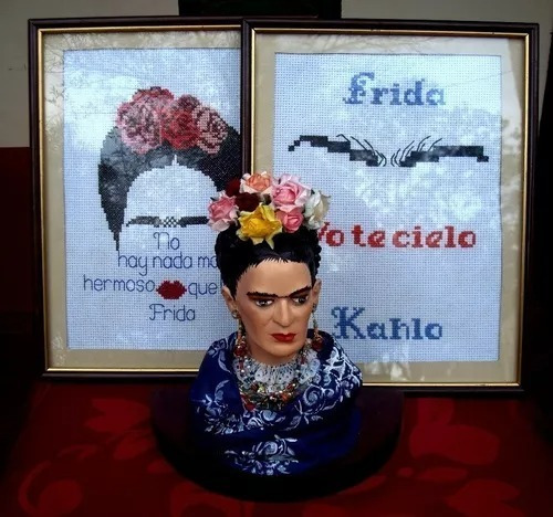 Lote De Objetos Y Busto Frida Kahlo