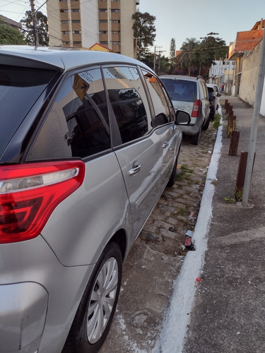 Imagem 4 de 9 de Citroën C4 Picasso 2010 2.0 5p