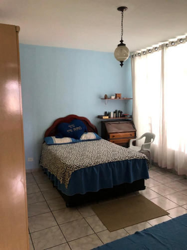 Oportunidade! 2 Casas Com 2 Dormitórios Cada Em Terreno Amplo De 355m² Ideal Para Moradia Ou Renda!