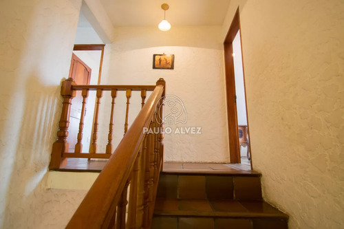 Casa En Alquiler Temporal En Piriapolis, Frente Al Mar. Con 3 Dormitorios, Dos Baños. Parrillero Cubierto. Ideal Para Disfrutar En Familia.