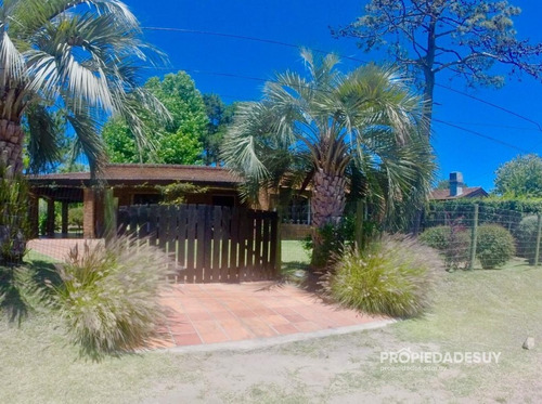 Muy Lindo Chalet De Tres Dormitorios-ref:873