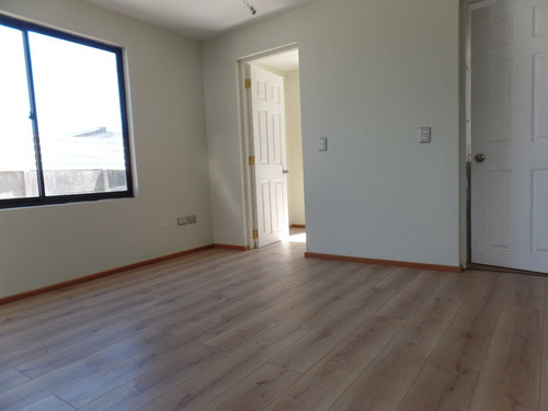 Casa Muy Amplia Para Empresas Y/o Habitacional