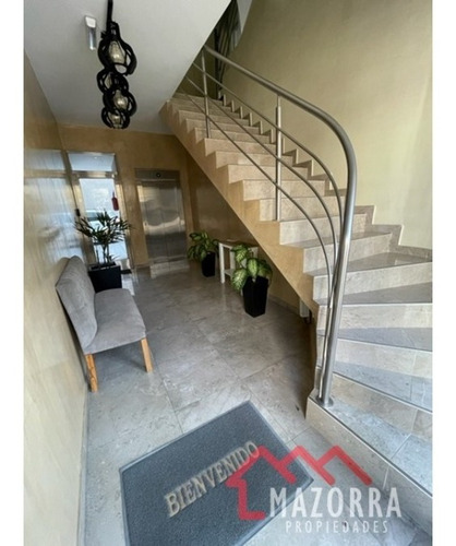 Imagen 2 de 12 de Departamento En Venta - Caseros Centro