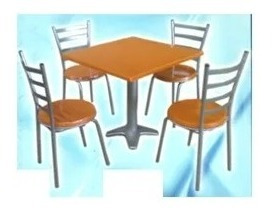 Comedor De 4 Puestos Con Mesa Tope Cuadrado En Fibra