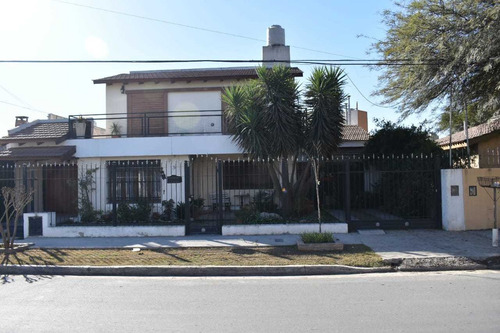 Venta Casa 3 Dormitorios Dpto - B Arguello